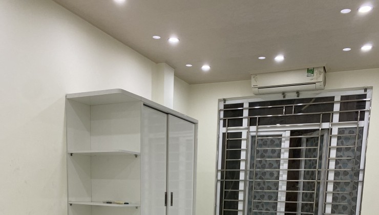 Cho thuê nhà nguyên căn ngõ Văn Chương 2, Đống Đa, 35m x4 tầng, 4 ngủ, 13 Triệu.